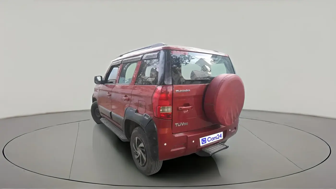 2015 Mahindra TUV300 T6 PLUS, Diesel, Manual, 1,45,606 km, exterior