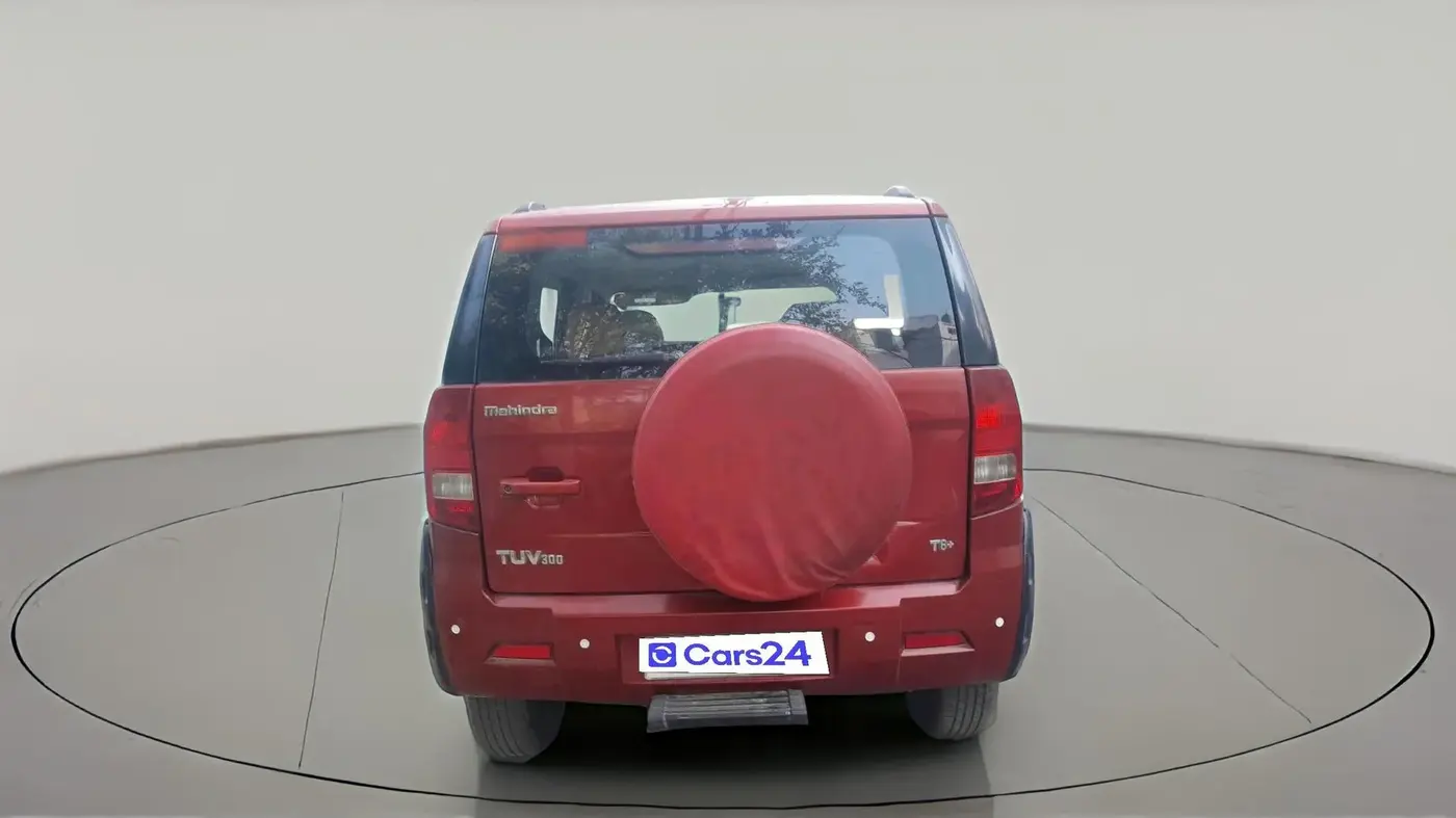 2015 Mahindra TUV300 T6 PLUS, Diesel, Manual, 1,45,606 km, exterior