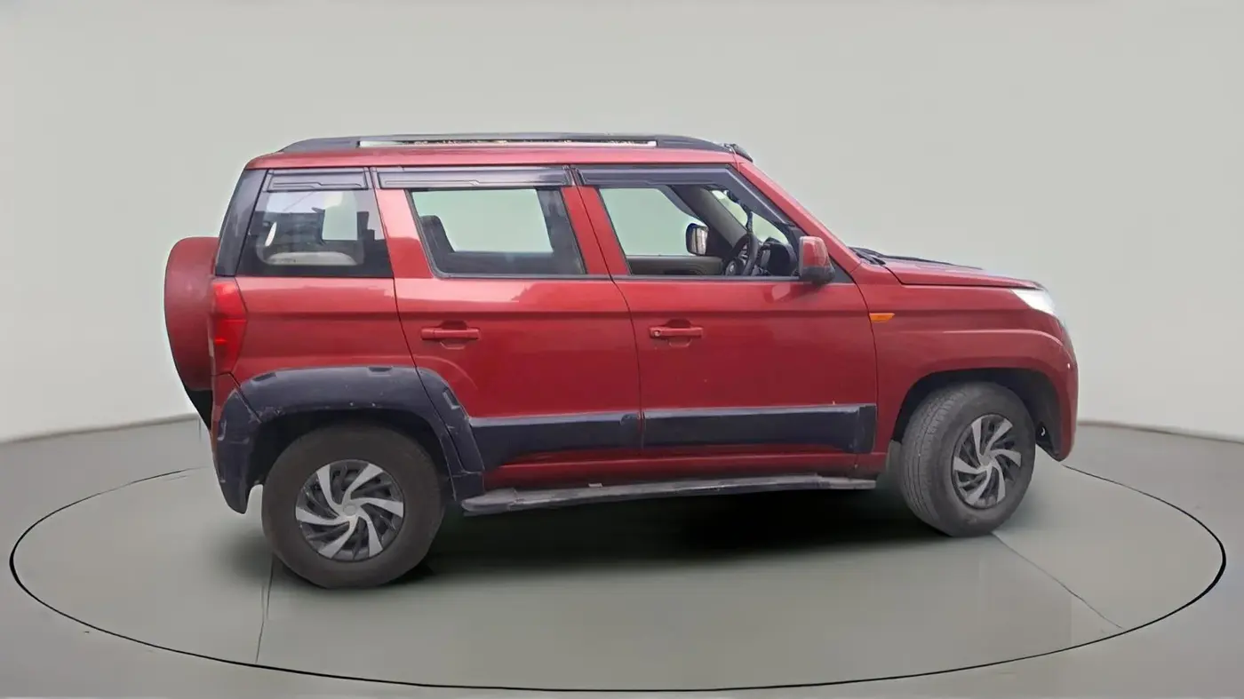 2015 Mahindra TUV300 T6 PLUS, Diesel, Manual, 1,45,606 km, exterior