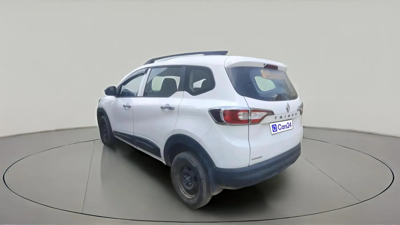 2024 Renault TRIBER RXE MT, Petrol, Manual, 44,105 km, exterior