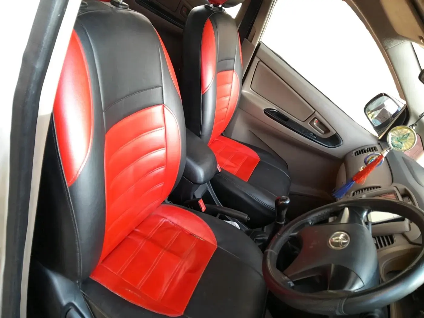 2015 Toyota Innova 2.5 GX 8 STR, Diesel, Manual, 1,61,869 km, interior