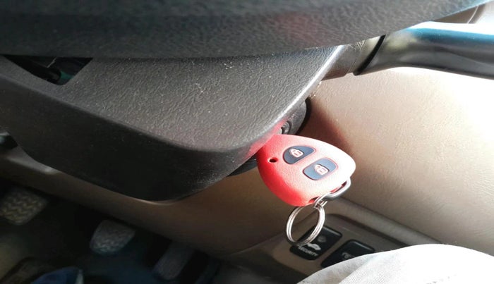 2015 Toyota Innova 2.5 GX 8 STR, Diesel, Manual, 1,61,869 km, interior