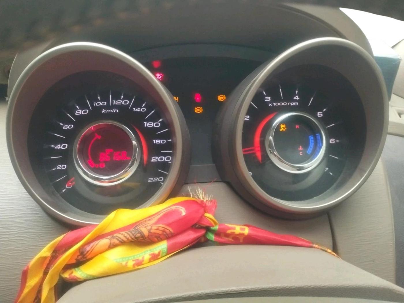 2012 Mahindra XUV500 W8, Diesel, Manual, 86,168 km, interior