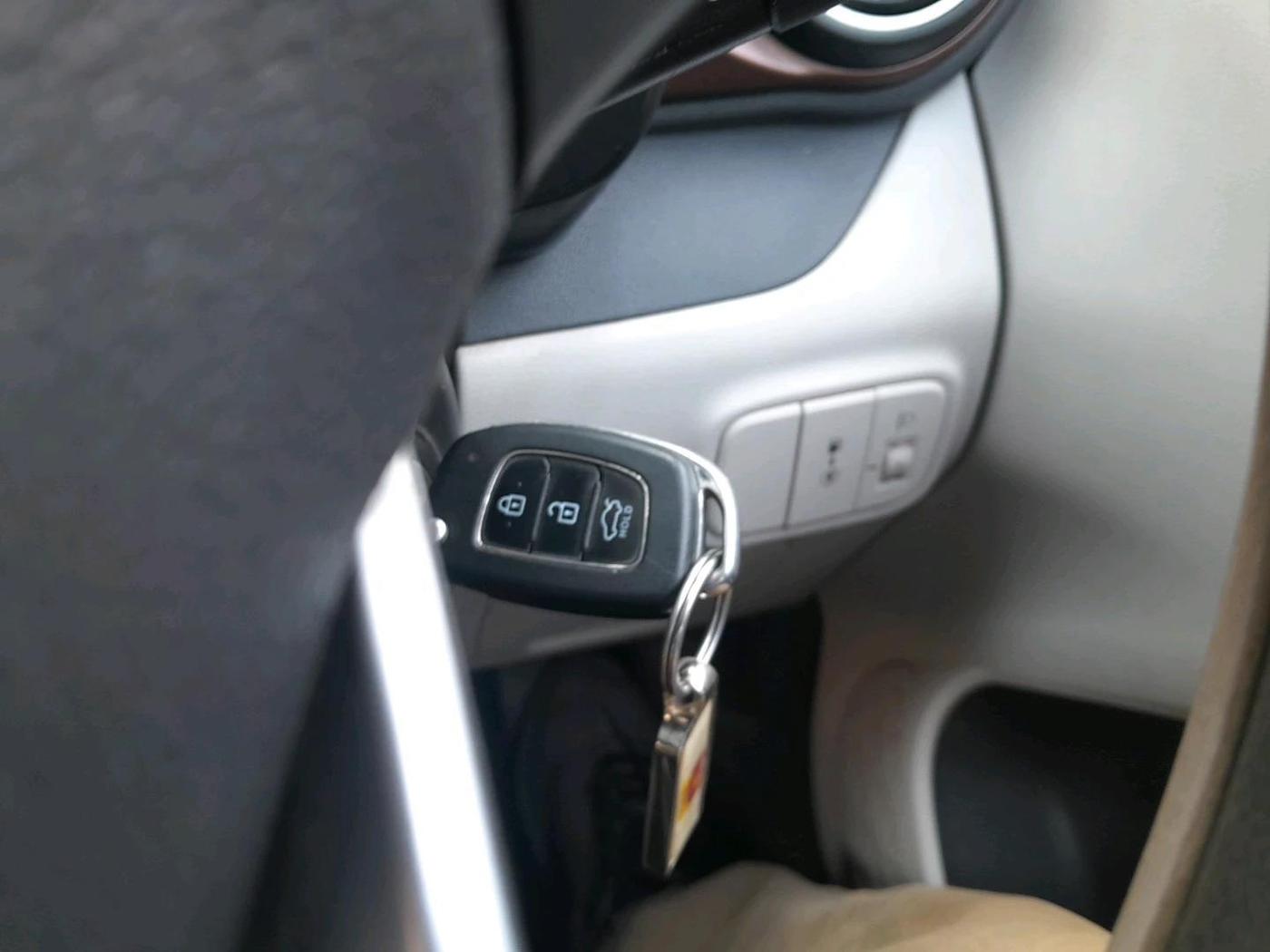 2022 Hyundai AURA S 1.2 CNG, CNG, Manual, 1,58,705 km, interior