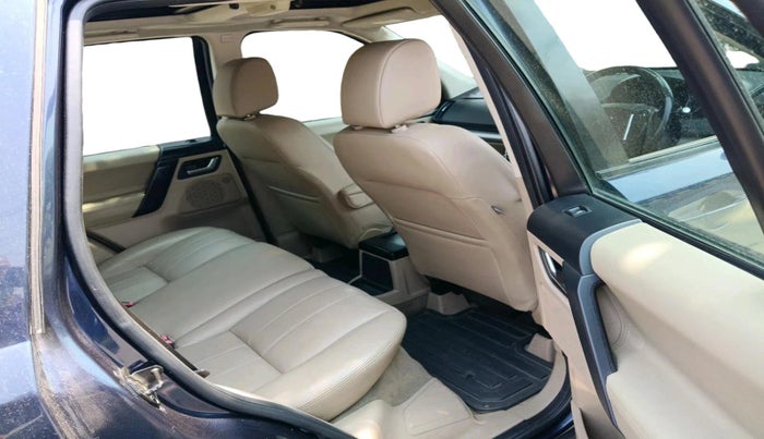 2014 Landrover Freelander 2 TD4 SE, Diesel, Automatic, 1,26,653 km, interior