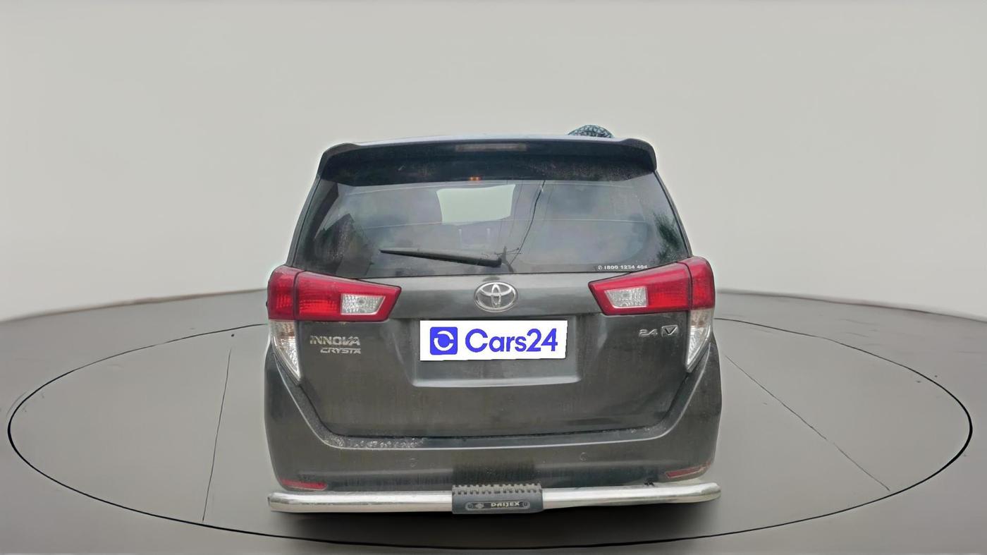 2017 Toyota Innova Crysta 2.4 VX 7 STR, Diesel, Manual, 1,01,552 km, exterior