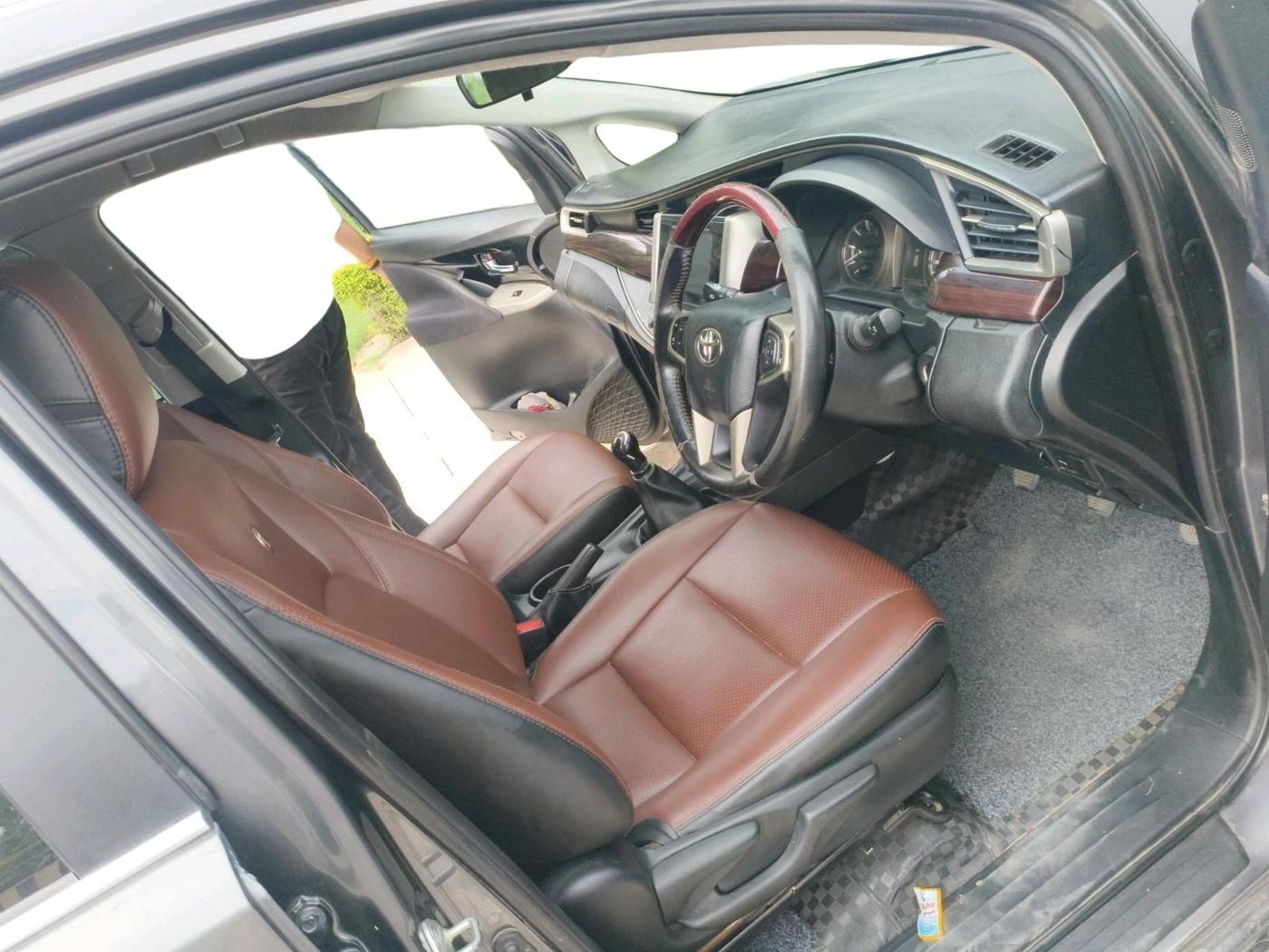 2017 Toyota Innova Crysta 2.4 VX 7 STR, Diesel, Manual, 1,01,552 km, interior