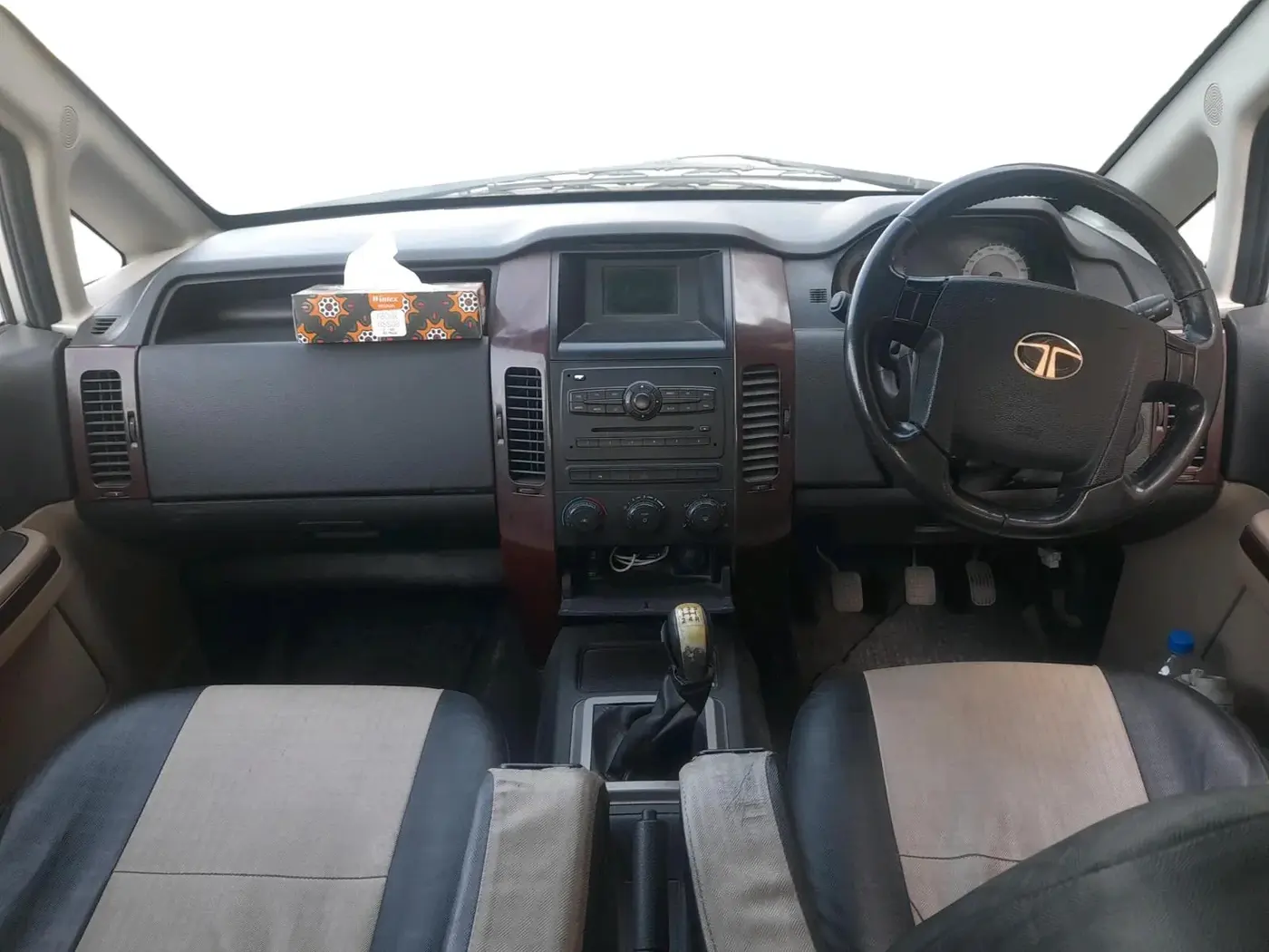 2011 Tata Aria PLEASURE 4X2, Diesel, Manual, 1,59,121 km, interior