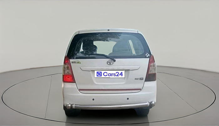 2013 Toyota Innova 2.5 GX 7 STR, Diesel, Manual, 1,43,581 km, exterior