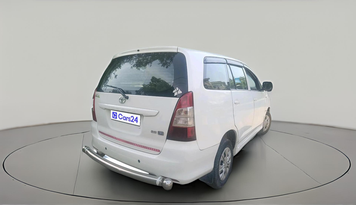 2013 Toyota Innova 2.5 GX 7 STR, Diesel, Manual, 1,43,581 km, exterior