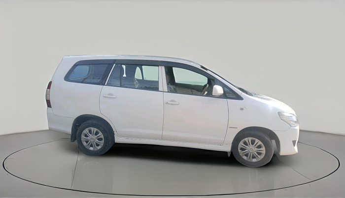 2013 Toyota Innova 2.5 GX 7 STR, Diesel, Manual, 1,43,581 km, exterior