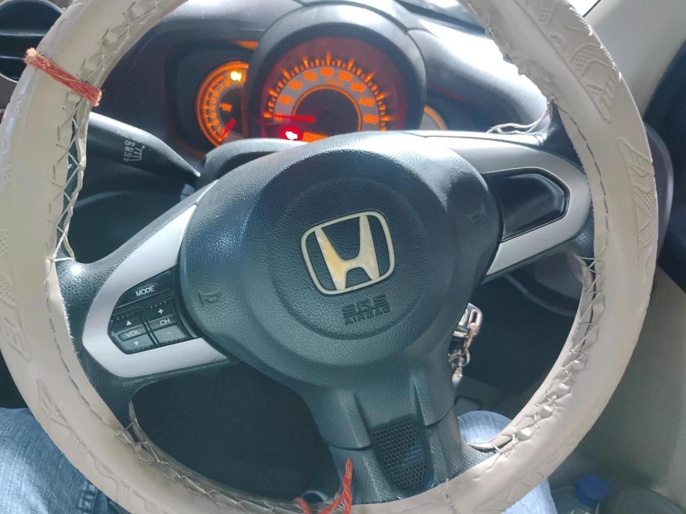 2012 Honda Brio V MT, Petrol, Manual, 92,988 km, interior