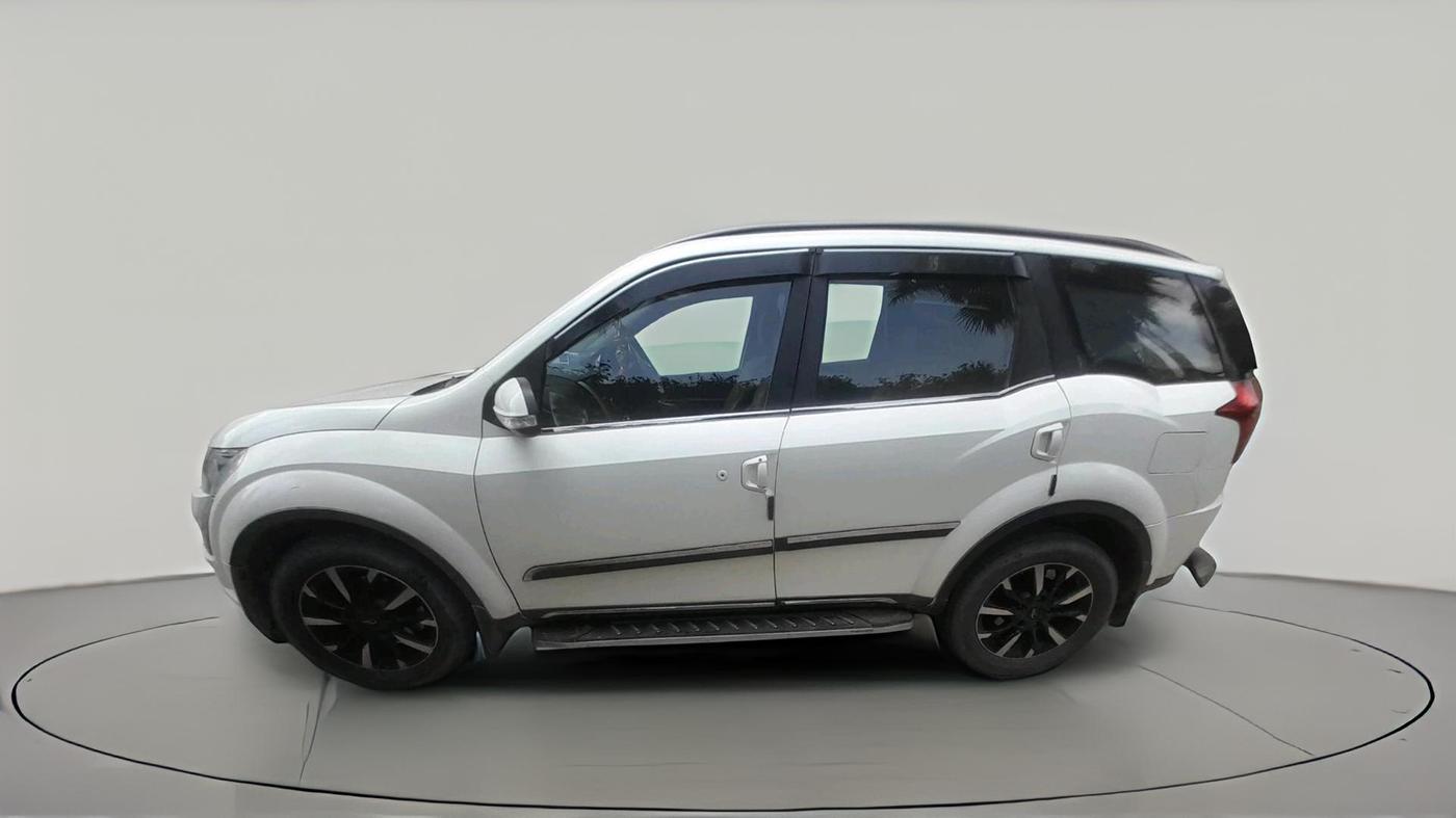 2019 Mahindra XUV500 W11 AT, Diesel, Automatic, 76,254 km, exterior