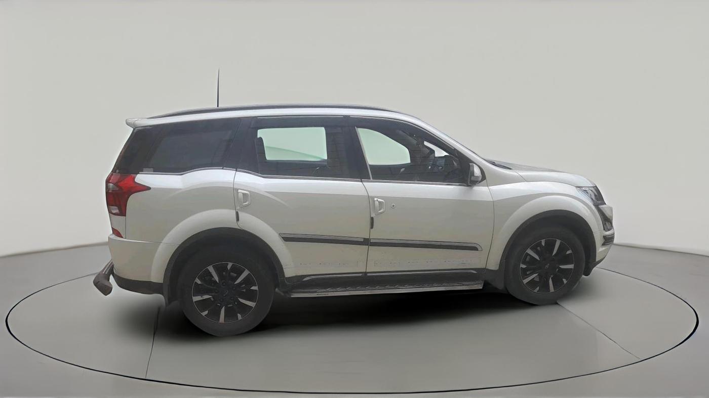 2019 Mahindra XUV500 W11 AT, Diesel, Automatic, 76,254 km, exterior