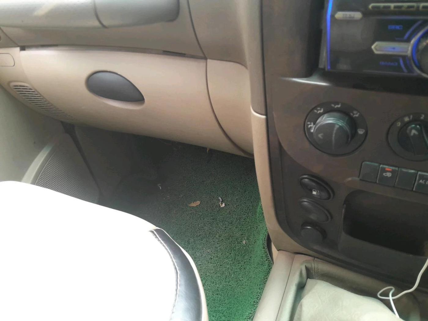 2012 Mahindra Scorpio SLE BS-III, Diesel, Manual, 1,41,943 km, interior