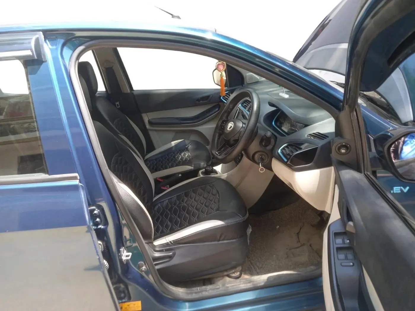 2024 Tata TIAGO EV XT LONG RANGE, Electric, Automatic, 60,158 km, interior