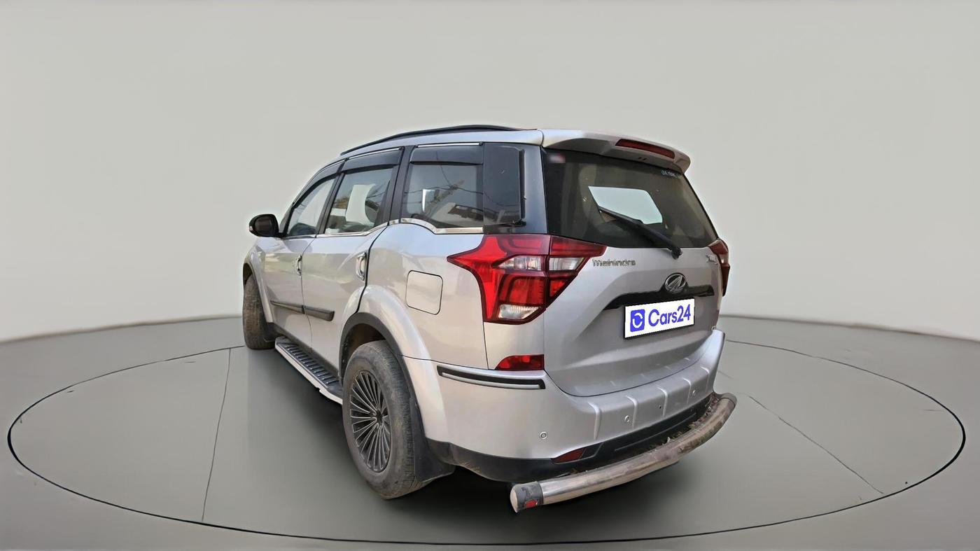 2018 Mahindra XUV500 W7, Diesel, Manual, 1,16,389 km, exterior