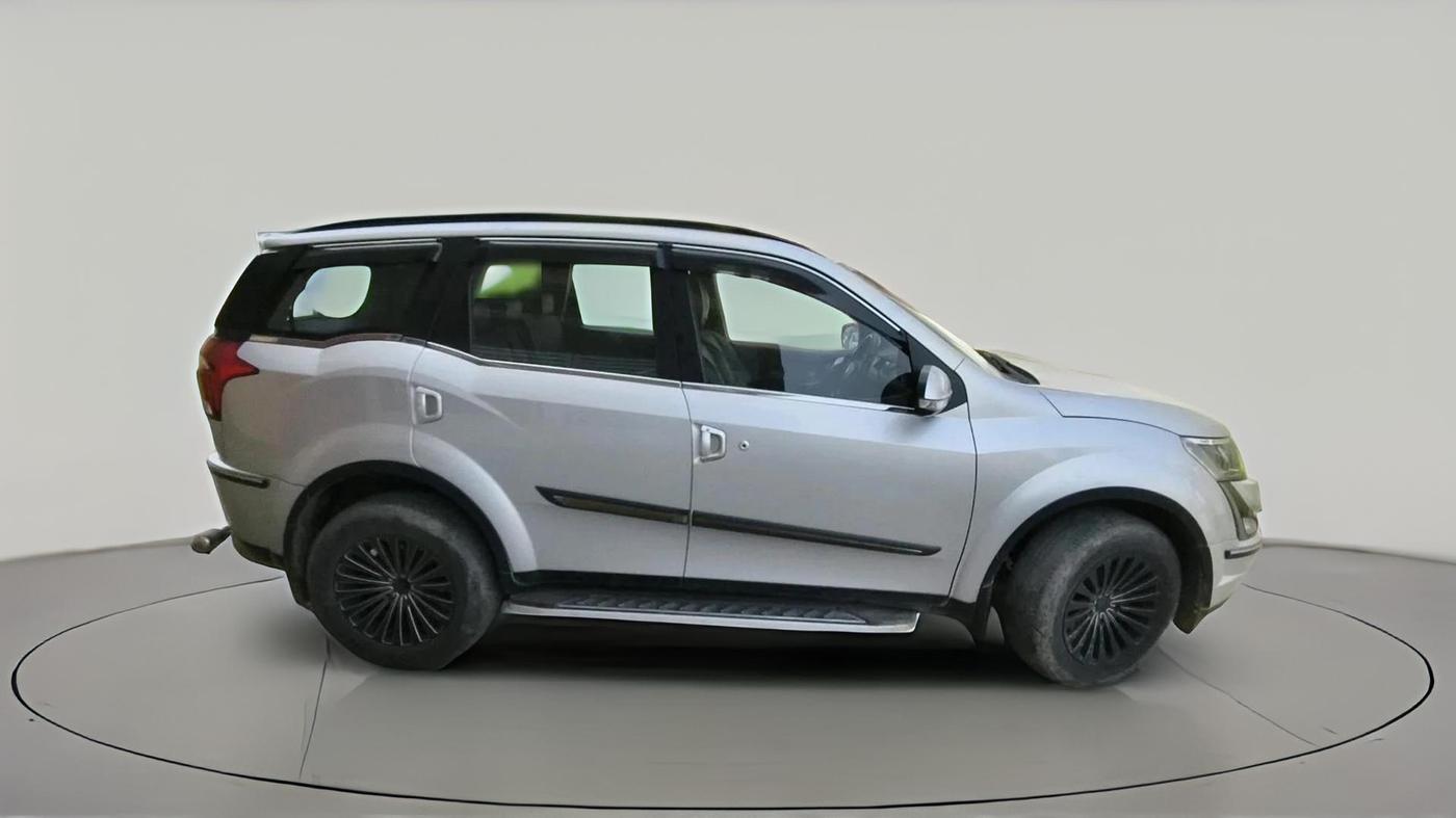 2018 Mahindra XUV500 W7, Diesel, Manual, 1,16,389 km, exterior