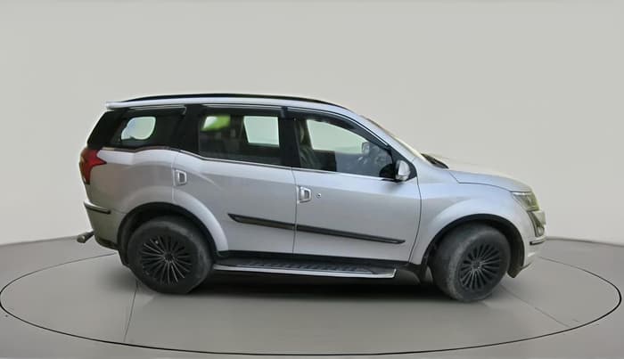 2018 Mahindra XUV500 W7, Diesel, Manual, 1,16,389 km, exterior