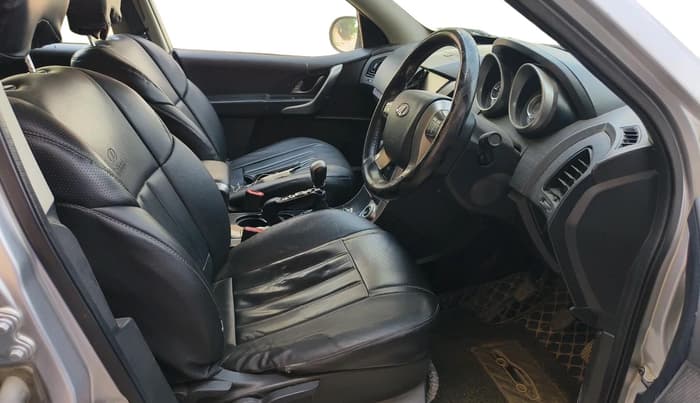 2018 Mahindra XUV500 W7, Diesel, Manual, 1,16,389 km, interior