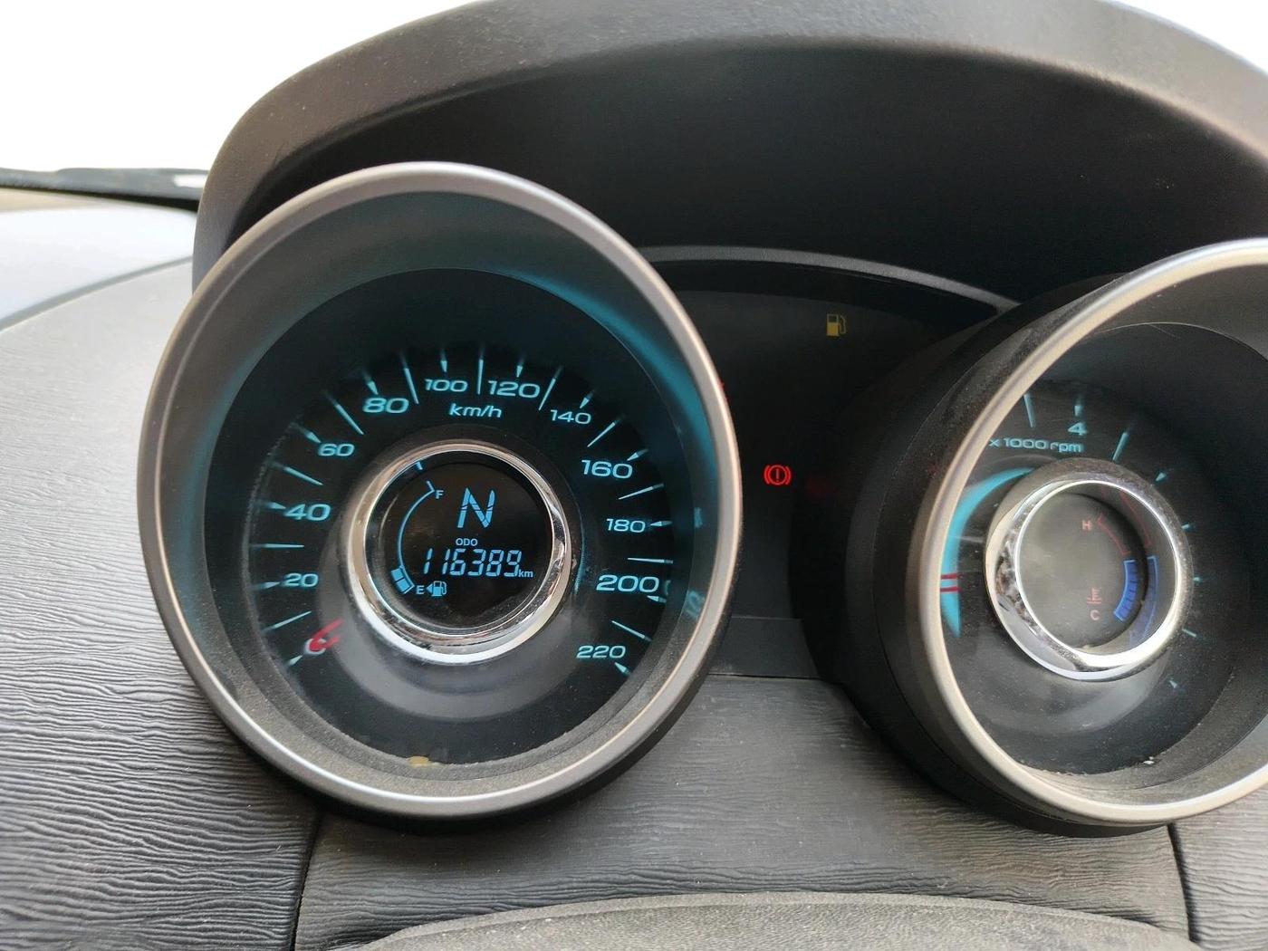 2018 Mahindra XUV500 W7, Diesel, Manual, 1,16,389 km, interior