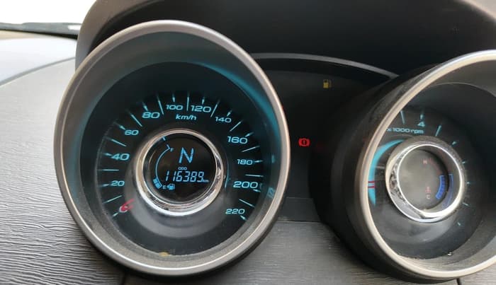 2018 Mahindra XUV500 W7, Diesel, Manual, 1,16,389 km, interior