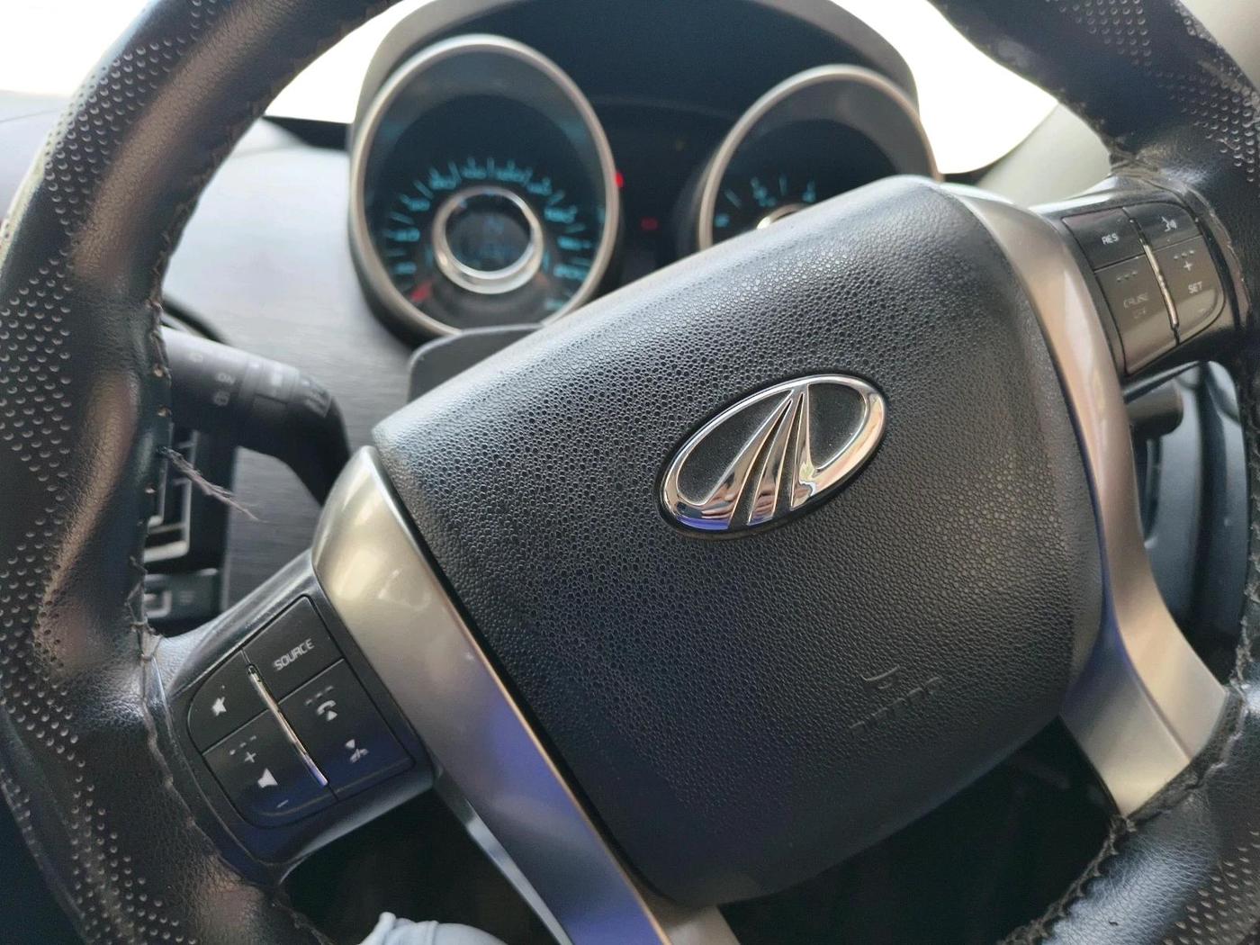 2018 Mahindra XUV500 W7, Diesel, Manual, 1,16,389 km, interior