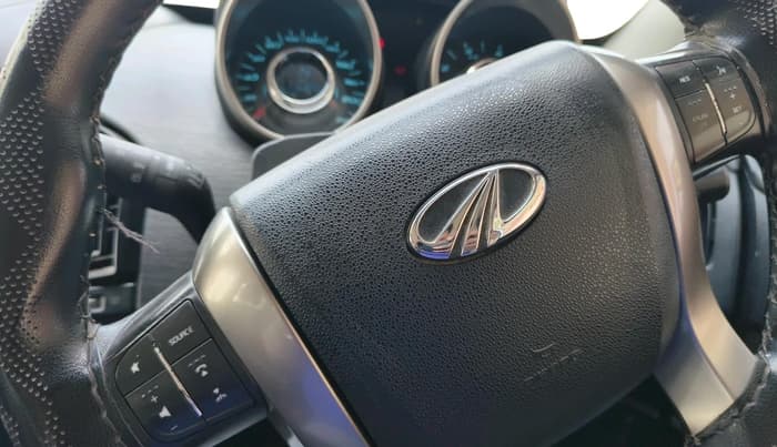 2018 Mahindra XUV500 W7, Diesel, Manual, 1,16,389 km, interior