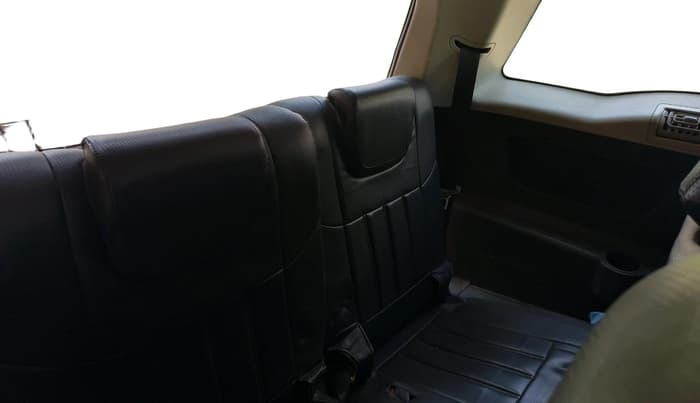 2018 Mahindra XUV500 W7, Diesel, Manual, 1,16,389 km, interior