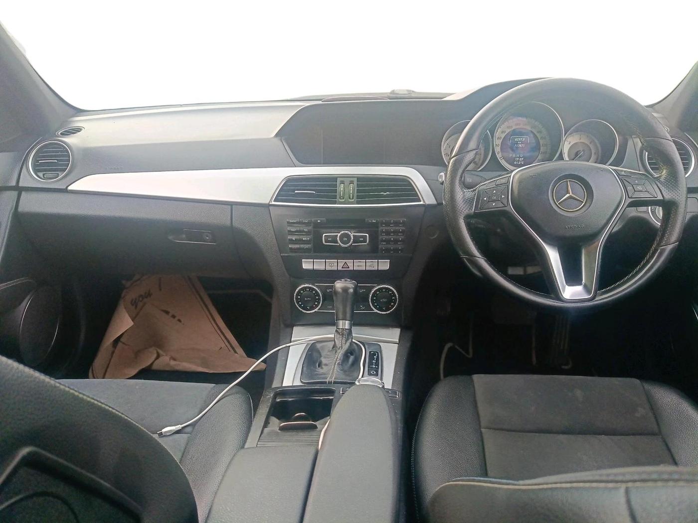 2013 Mercedes Benz C Class C 220 CDI Avantagarde, Diesel, Automatic, 1,17,871 km, interior