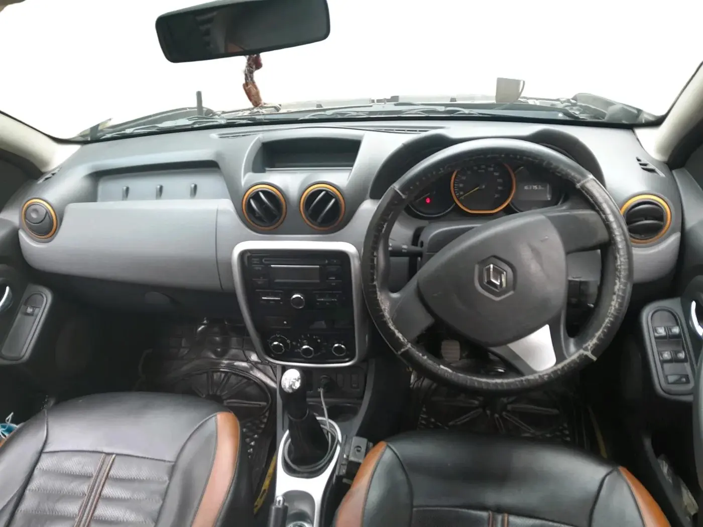 2015 Renault Duster RXL 85PS EXPLORE, Diesel, Manual, 1,63,753 km, interior