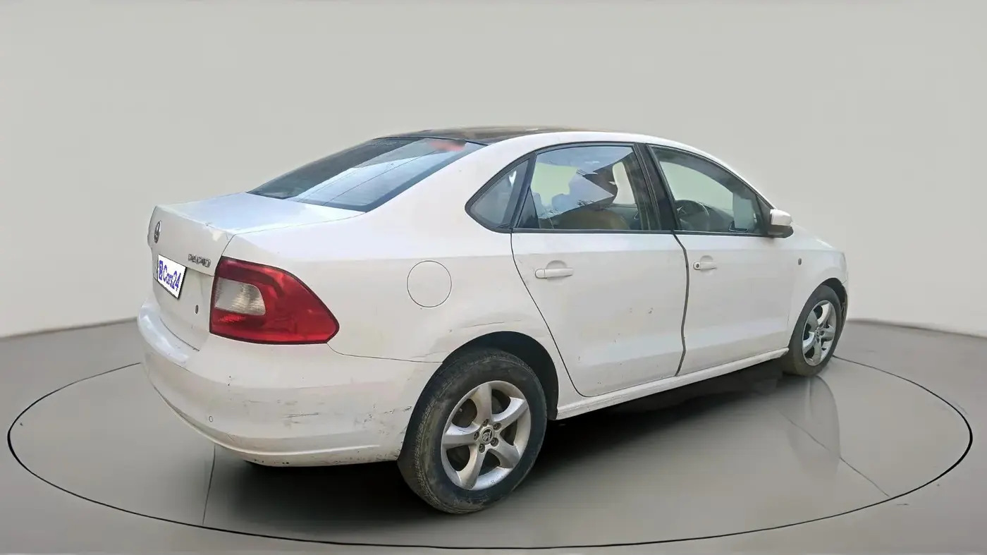 2014 Skoda Rapid AMBITION 1.6 TDI CR MT PLUS, Diesel, Manual, 1,09,249 km, exterior