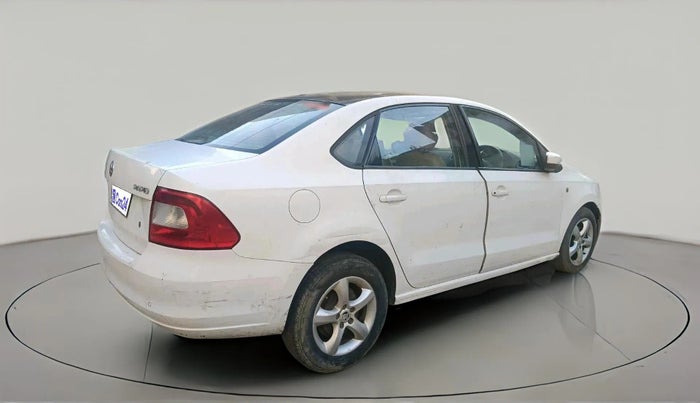 2014 Skoda Rapid AMBITION 1.6 TDI CR MT PLUS, Diesel, Manual, 1,09,249 km, exterior