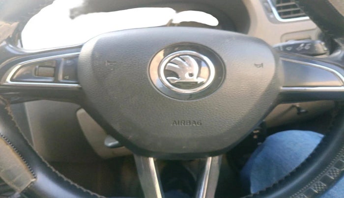 2014 Skoda Rapid AMBITION 1.6 TDI CR MT PLUS, Diesel, Manual, 1,09,249 km, interior