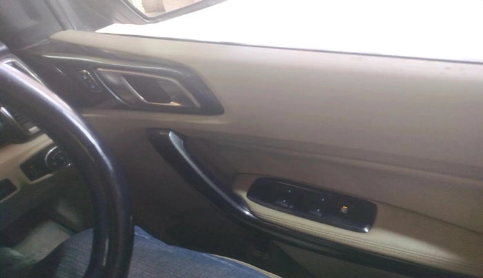 2019 Ford Endeavour TITANIUM PLUS 2.2 4X2 AT SUNROOF, Diesel, Automatic, 1,34,644 km, interior