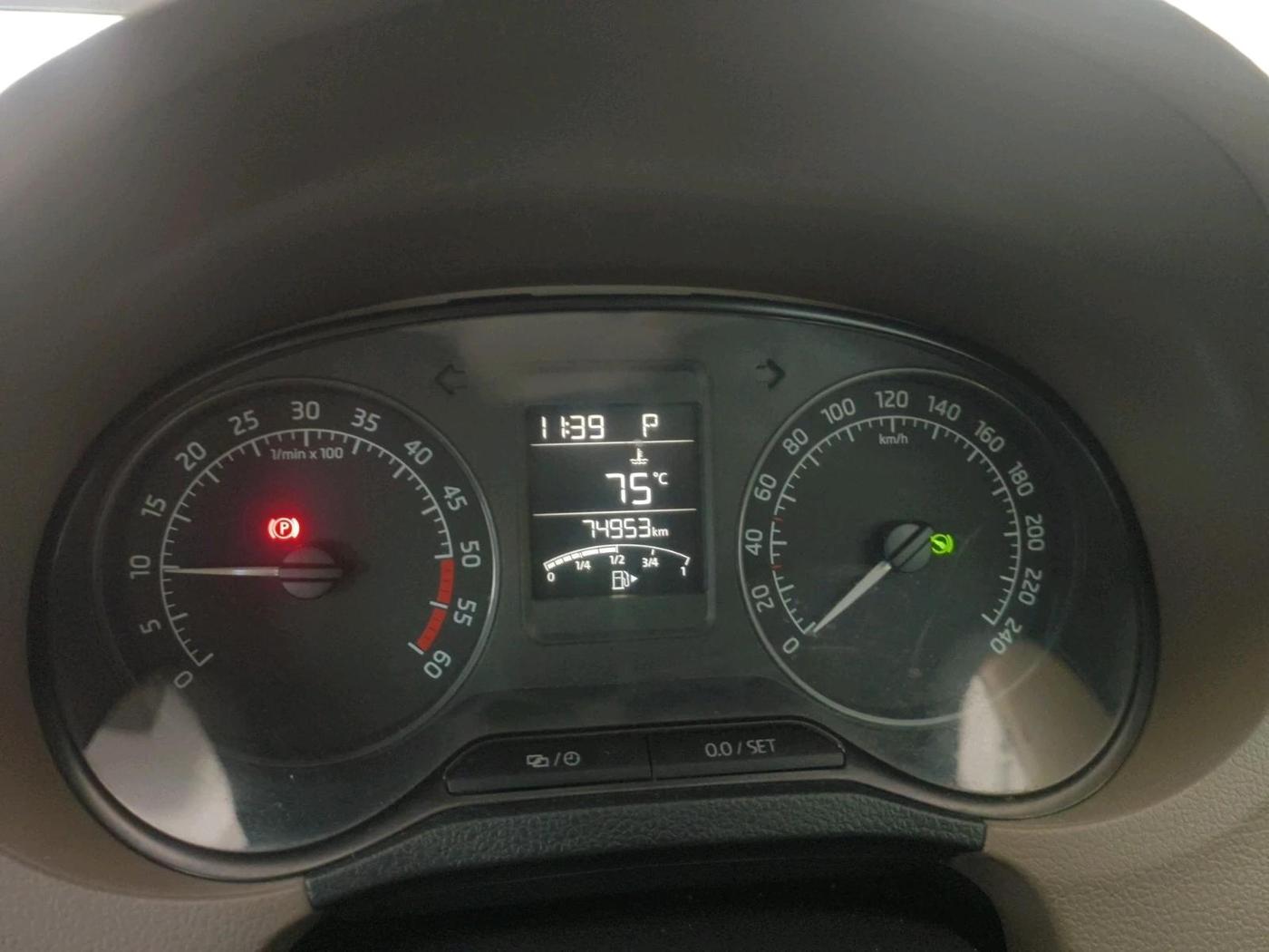 2015 Skoda Rapid ELEGANCE 1.6 TDI CR MT, Diesel, Manual, 74,953 km, interior