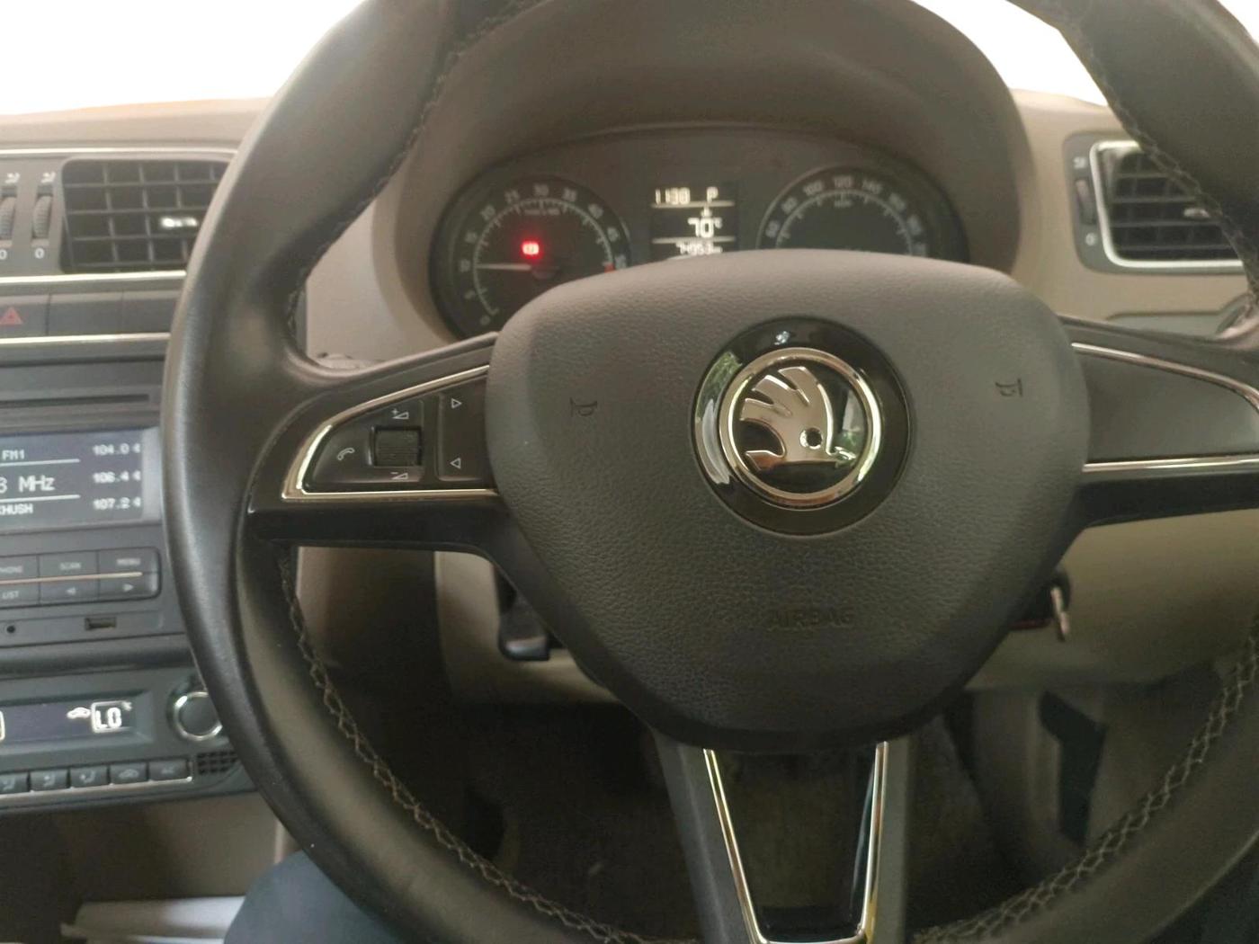 2015 Skoda Rapid ELEGANCE 1.6 TDI CR MT, Diesel, Manual, 74,953 km, interior