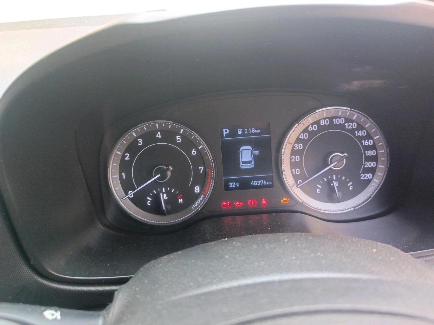 2021 Hyundai VENUE SX PLUS 1.0 TURBO DCT, Petrol, Automatic, 48,376 km, interior