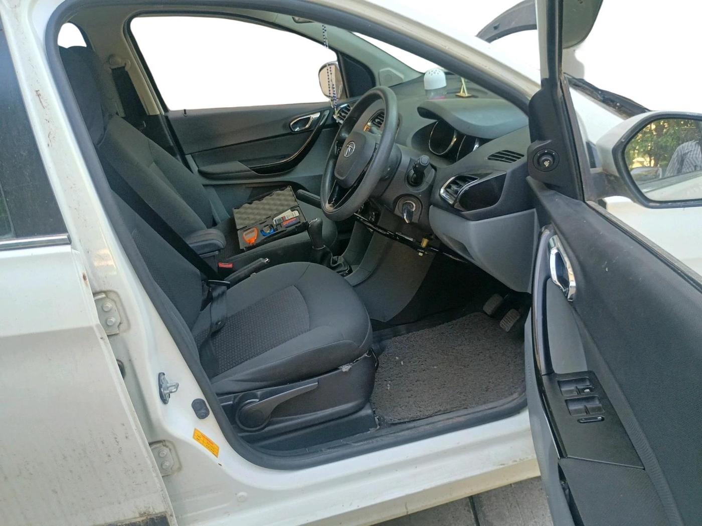 2018 Tata TIGOR XZ (O) PETROL, Petrol, Manual, 17,712 km, interior
