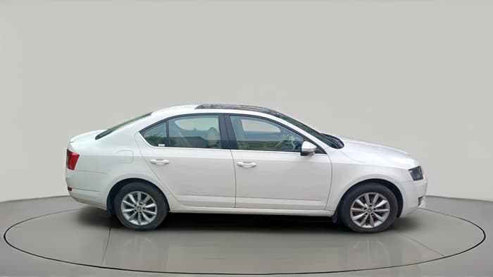 2015 Skoda Octavia ELEGANCE 1.8 TSI AT, Petrol, Automatic, 49,532 km, exterior
