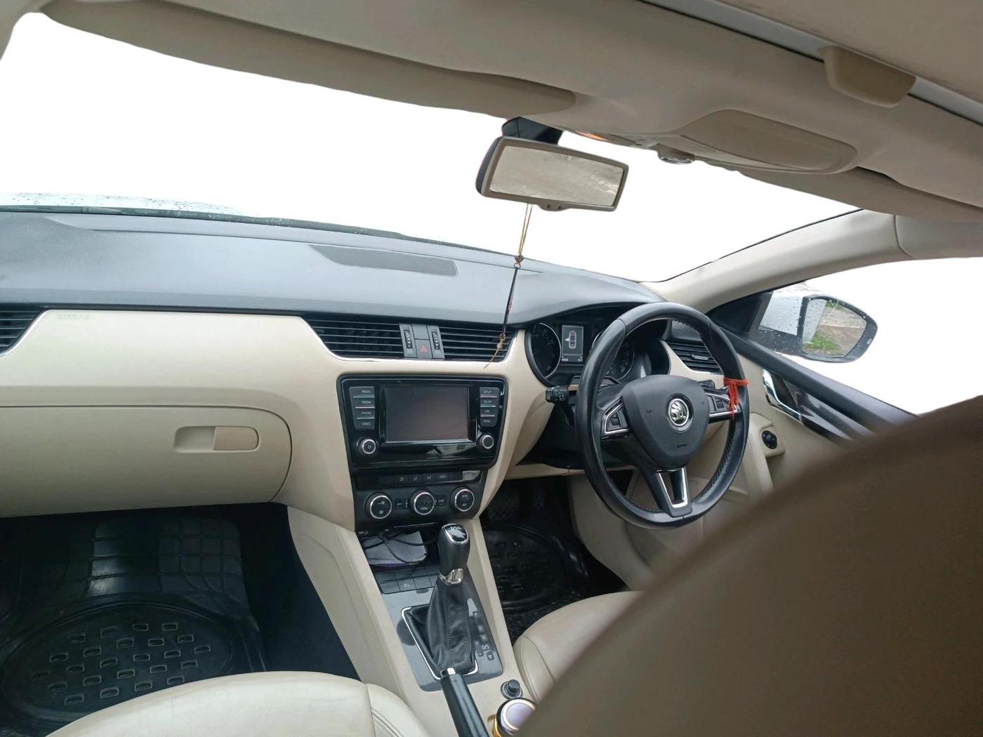 2015 Skoda Octavia ELEGANCE 1.8 TSI AT, Petrol, Automatic, 49,532 km, interior