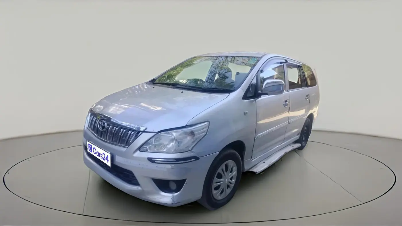 2013 Toyota Innova 2.5 GX 8 STR, Diesel, Manual, 2,62,801 km, exterior