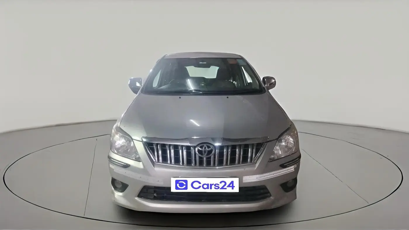 2013 Toyota Innova 2.5 GX 8 STR, Diesel, Manual, 2,62,801 km, exterior