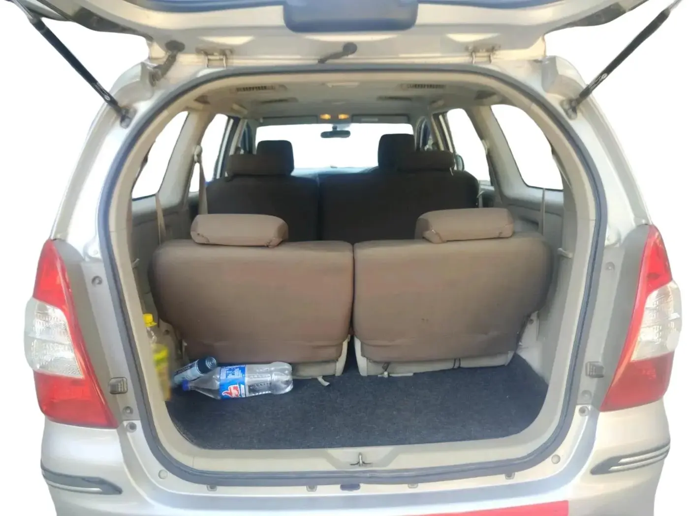 2013 Toyota Innova 2.5 GX 8 STR, Diesel, Manual, 2,62,801 km, exterior