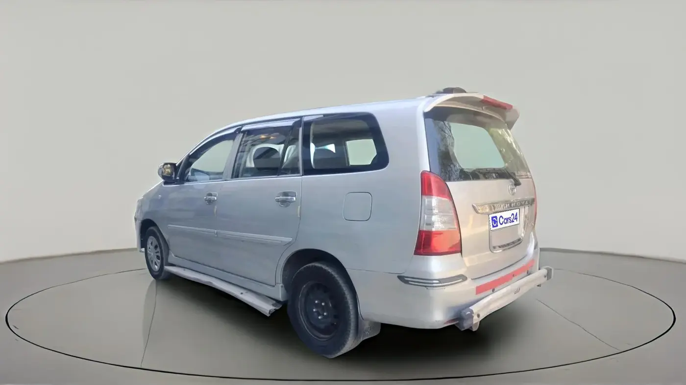 2013 Toyota Innova 2.5 GX 8 STR, Diesel, Manual, 2,62,801 km, exterior