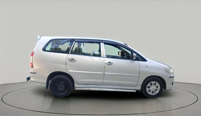 2013 Toyota Innova 2.5 GX 8 STR, Diesel, Manual, 2,62,801 km, exterior