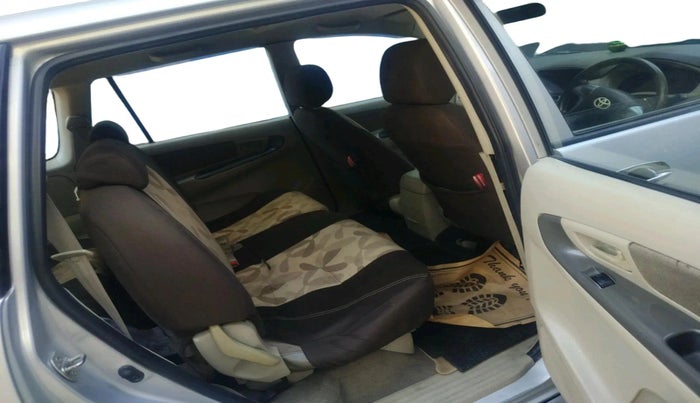 2013 Toyota Innova 2.5 GX 8 STR, Diesel, Manual, 2,62,801 km, interior