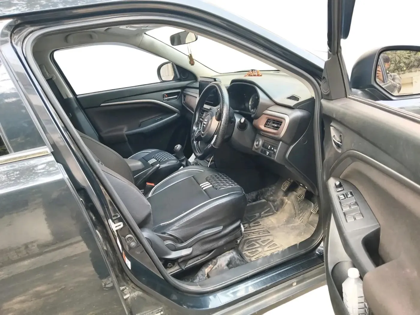 2025 Maruti BREZZA ZXI S-CNG, CNG, Manual, 33,330 km, interior