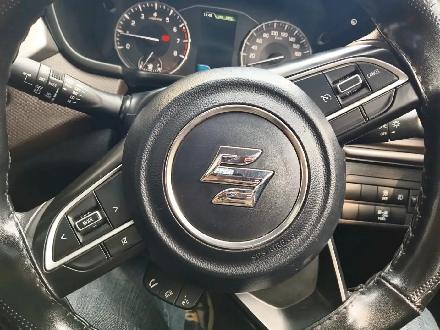 2025 Maruti BREZZA ZXI S-CNG, CNG, Manual, 33,330 km, interior