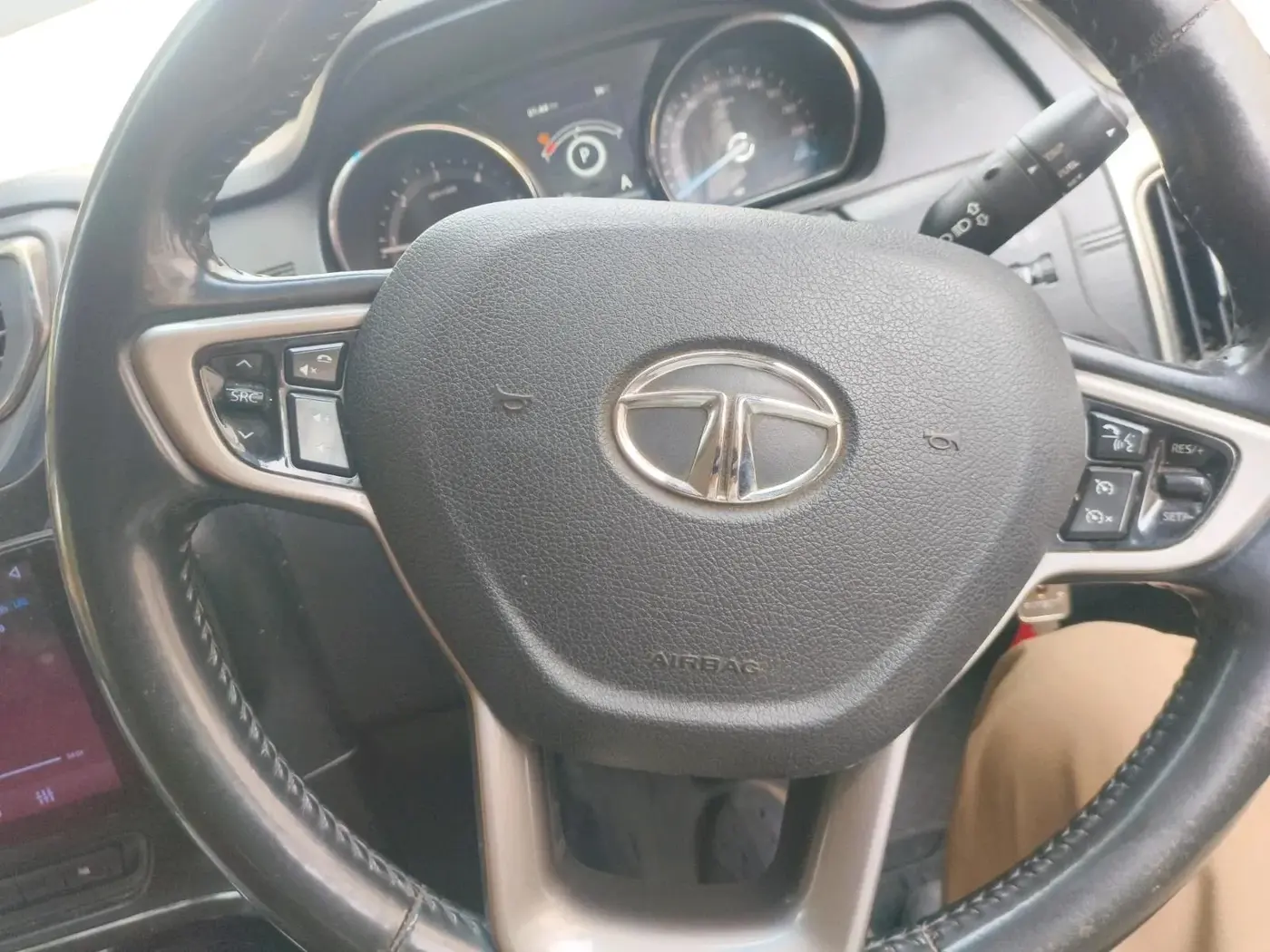 2018 Tata Hexa XTA 4X2 6 STR, Diesel, Automatic, 1,13,070 km, interior